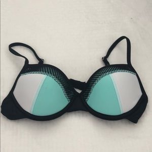 Bathing suit top 🔔 PLEASE BUNDLE